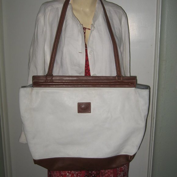 ❤️WOW GUCCI SLIDE STRAP SHOPPER BAG PURSE +Silver Hardware Crest Zipper Pull - Picture 2 of 10